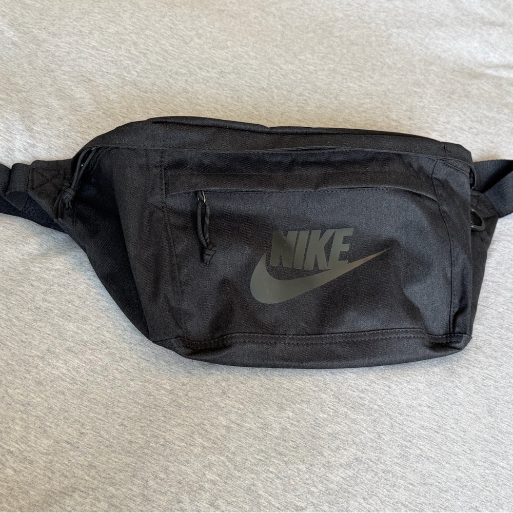 NIKE Tech Hip Pack - Picture 2 of 9